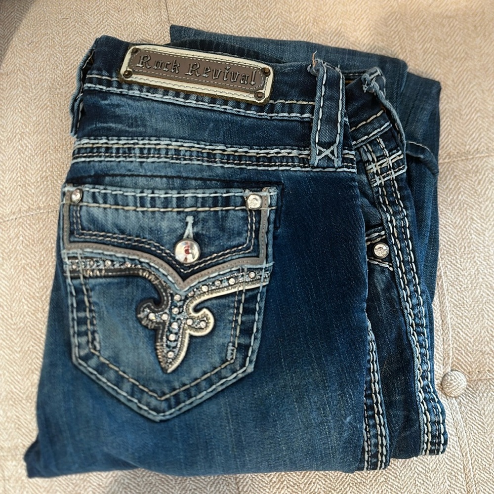 ROCK REVIVAL Betty Jean 28